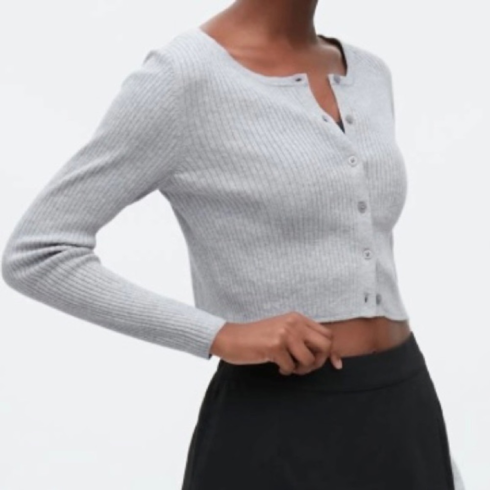 UNIQLO UV Protection Crew Neck Cropped Cardigan - White
